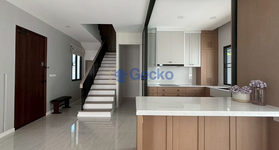 Haus zur Miete und zum Kauf mit 4 Zimmer in Bang Lamung, Chonburi