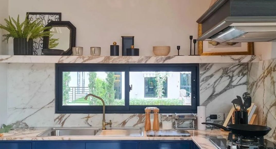 For sale 3 bedrooms townhouse in Prawet, Bangkok