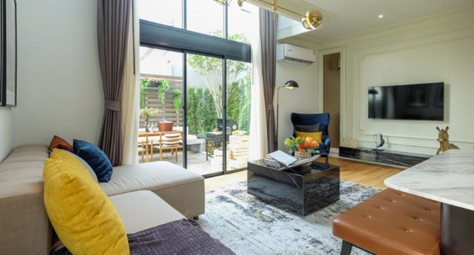 For sale 3 bedrooms townhouse in Prawet, Bangkok
