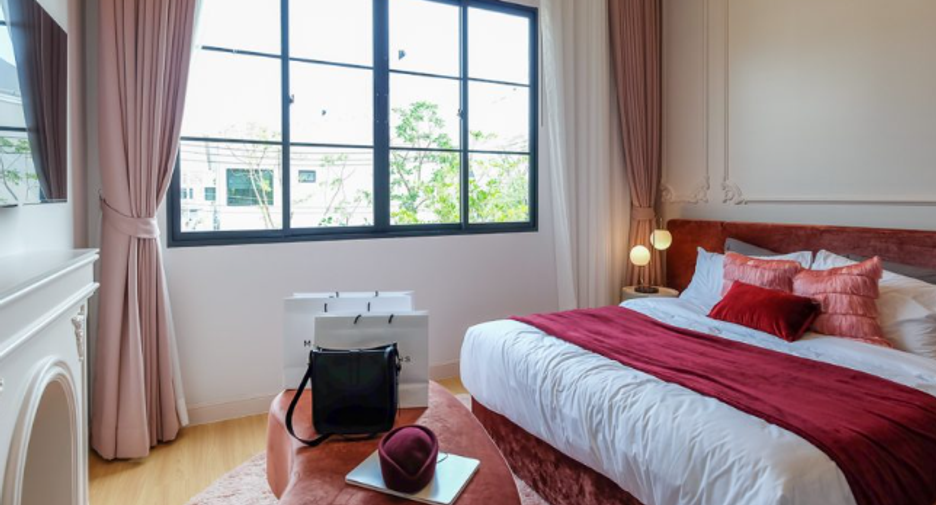 For sale 3 bedrooms townhouse in Prawet, Bangkok