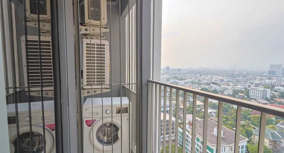 For sale 1 Beds condo in Phaya Thai, Bangkok