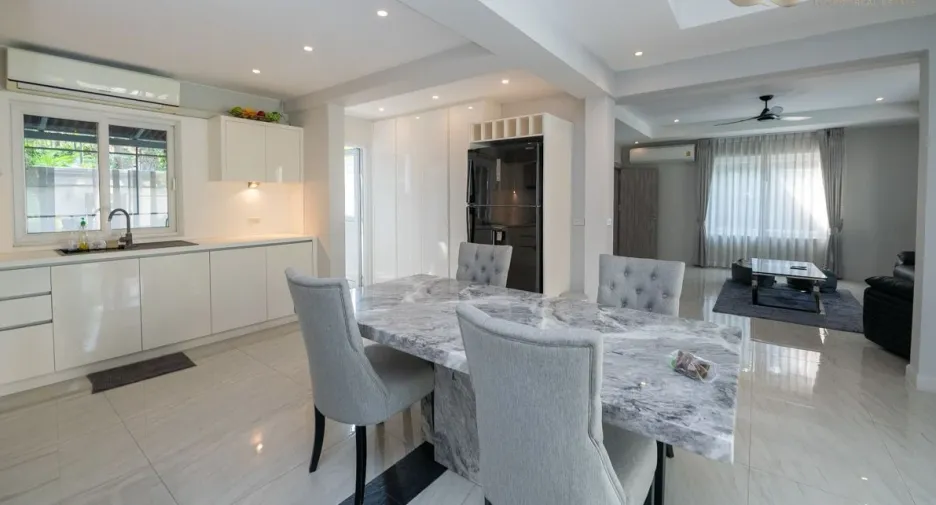 For sale 3 bedrooms villa in Bang Lamung, Chonburi