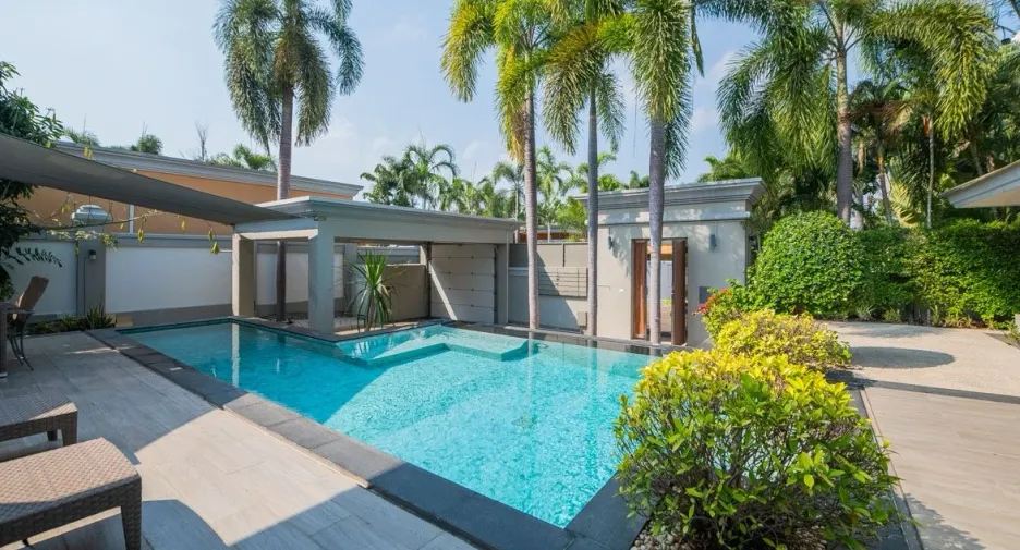 For sale 3 bedrooms villa in Bang Lamung, Chonburi
