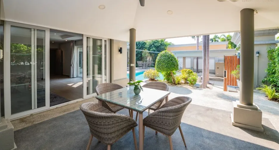 For sale 3 bedrooms villa in Bang Lamung, Chonburi