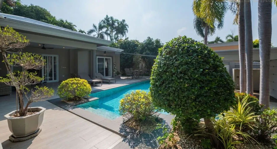 For sale 3 bedrooms villa in Bang Lamung, Chonburi
