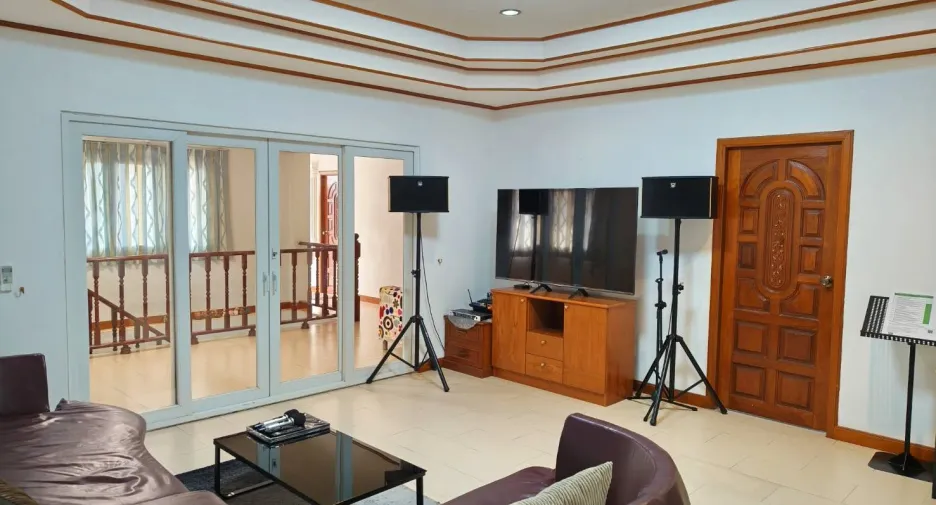 Villa en venta de 5 habitaciones en Bang Lamung, Chonburi