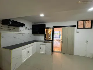 À louer 2 chambres maison de ville à Bang Lamung, Chonburi