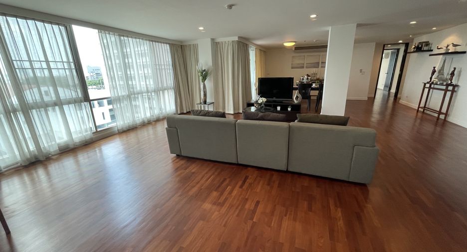 For rent 4 bedrooms apartment in Sathon, Bangkok