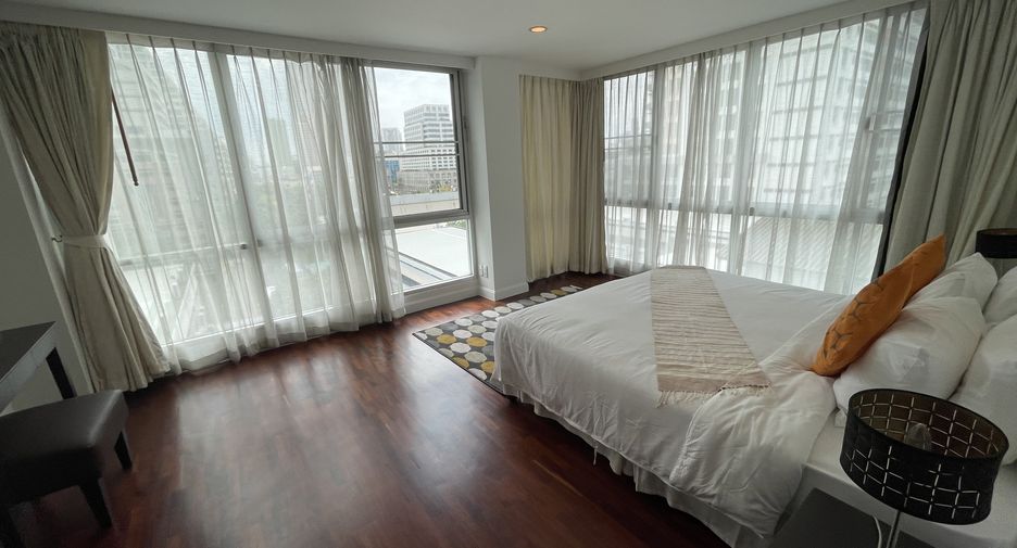 For rent 4 bedrooms apartment in Sathon, Bangkok