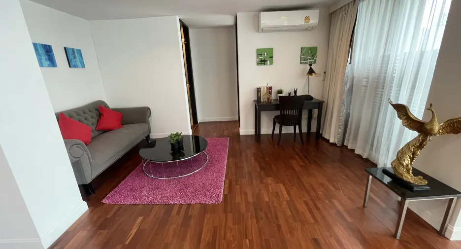 For rent 4 bedrooms apartment in Sathon, Bangkok