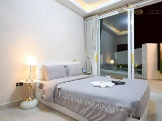 For sale 7 ベッドルーム villa in Bang Lamung, Chonburi