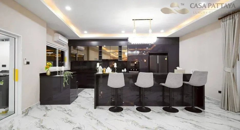 For sale 7 ベッドルーム villa in Jomtien, Pattaya