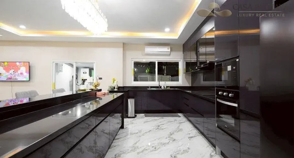 For sale 7 ベッドルーム villa in Jomtien, Pattaya