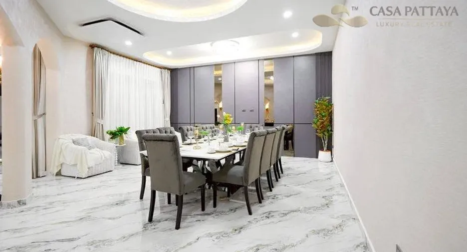 For sale 7 ベッドルーム villa in Jomtien, Pattaya