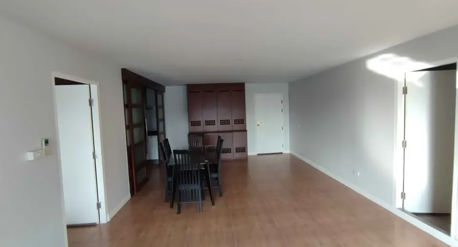 For sale 2 bedrooms condo in Yan Nawa, Bangkok