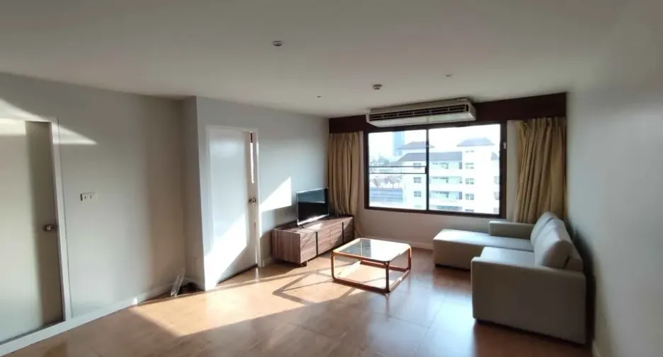 For sale 2 bedrooms condo in Yan Nawa, Bangkok