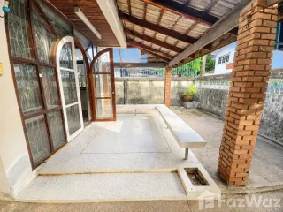 À vendre 4 chambres maison à Lat Phrao, Bangkok