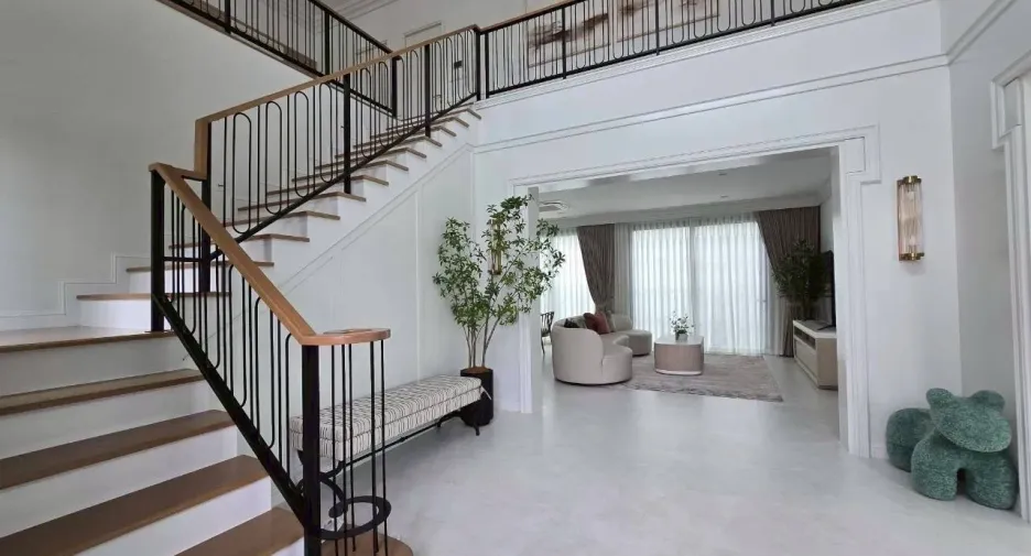 Casa en alquiler de 5 habitaciones en Saphan Sung, Bangkok