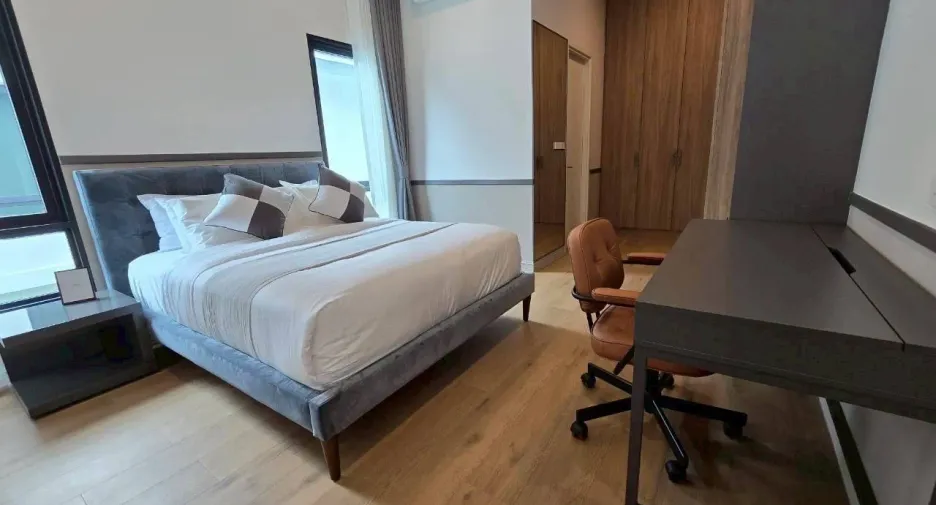 Casa en alquiler de 5 habitaciones en Saphan Sung, Bangkok