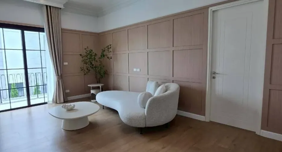 Casa en alquiler de 5 habitaciones en Saphan Sung, Bangkok