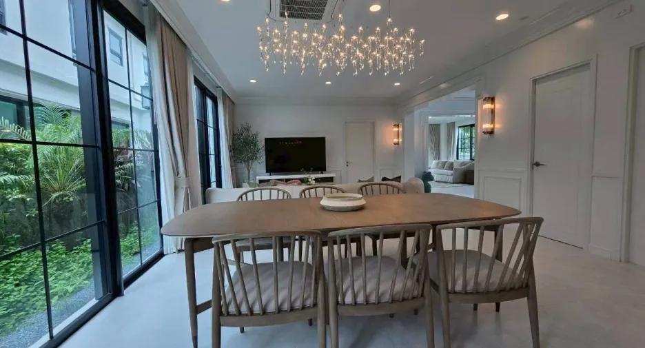 Casa en alquiler de 5 habitaciones en Saphan Sung, Bangkok