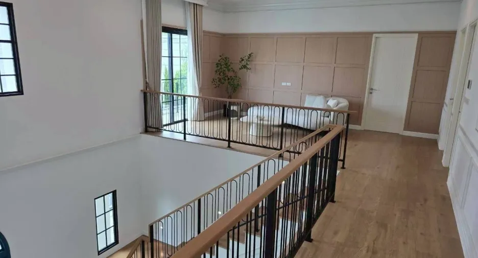 Casa en alquiler de 5 habitaciones en Saphan Sung, Bangkok