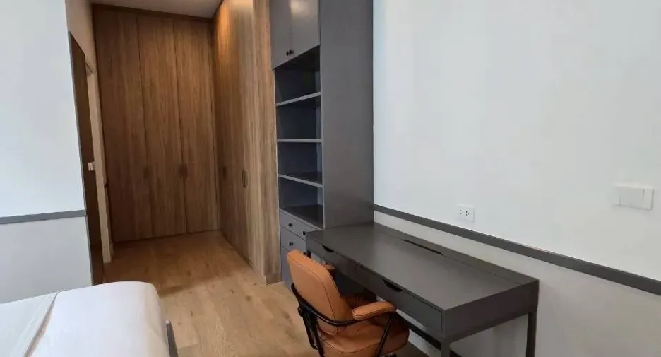 Casa en alquiler de 5 habitaciones en Saphan Sung, Bangkok