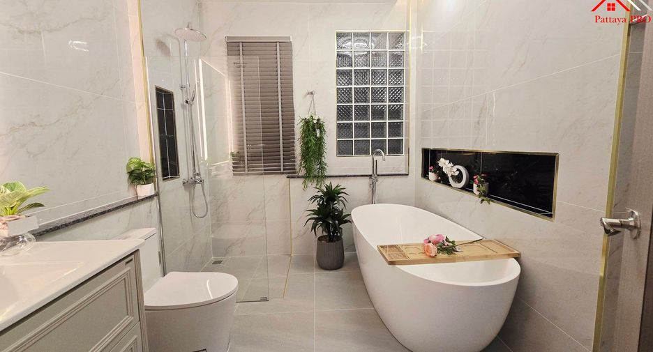For sale 4 bedrooms house in Bang Lamung, Chonburi