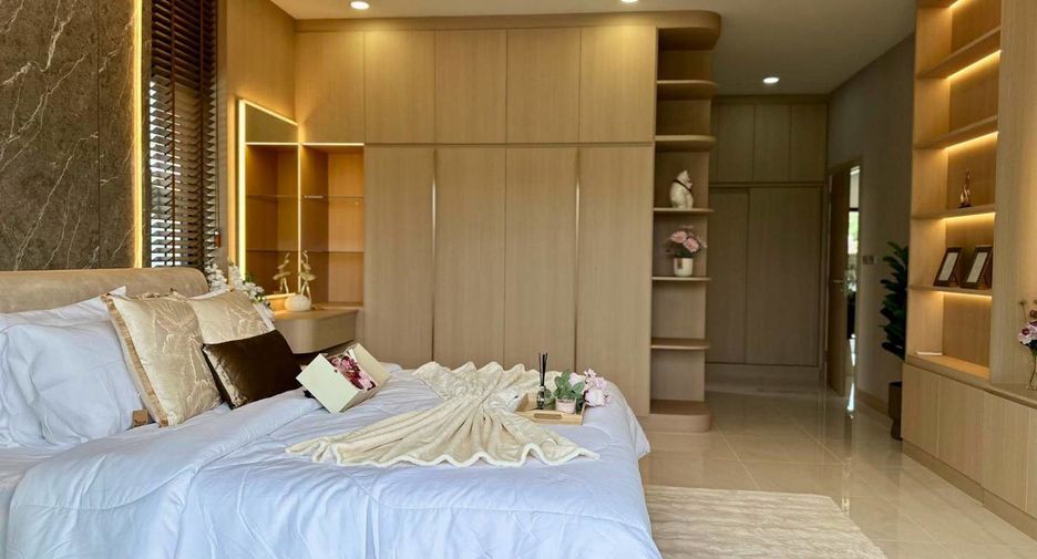 For sale 4 bedrooms house in Bang Lamung, Chonburi