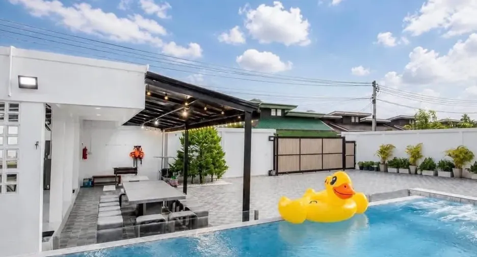 Villa zum Kauf mit 5 Zimmer in Huay Yai, Pattaya