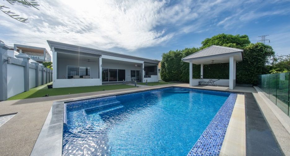 For sale 4 bedrooms house in Bang Lamung, Chonburi