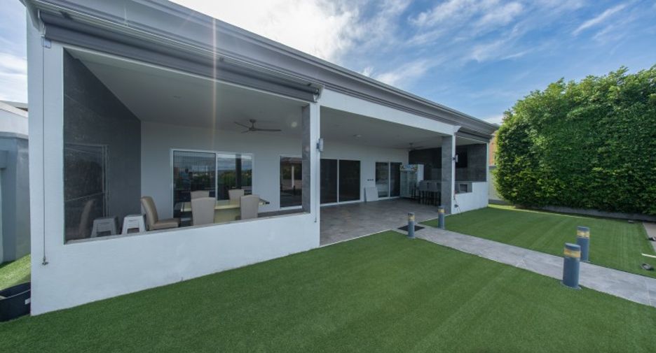 For sale 4 bedrooms house in Bang Lamung, Chonburi