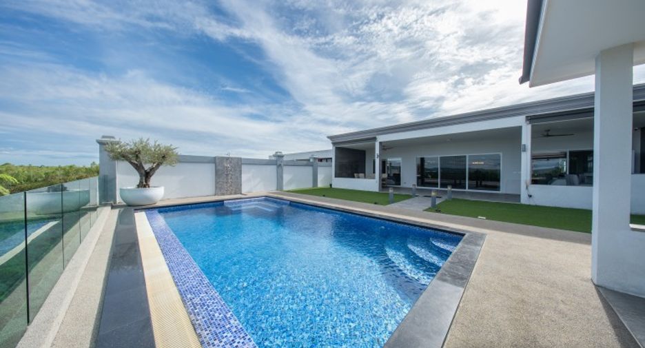 For sale 4 bedrooms house in Bang Lamung, Chonburi