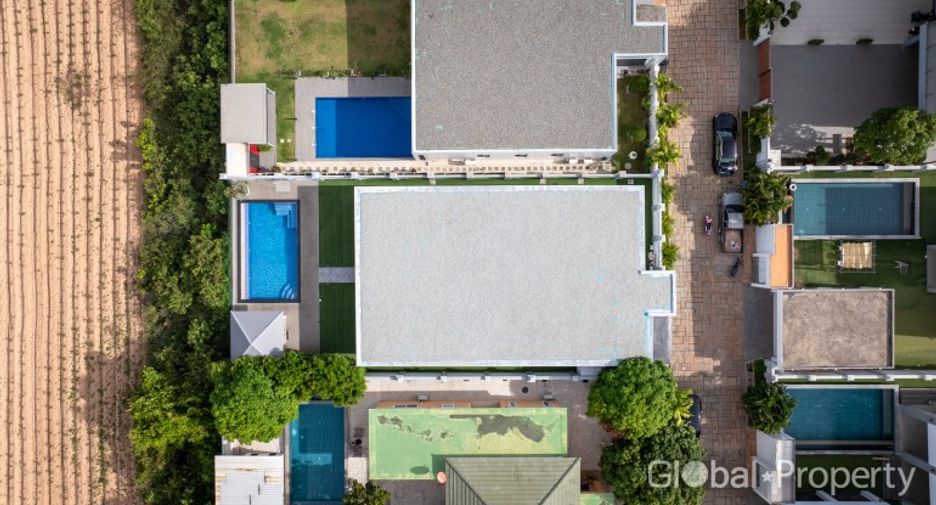 For sale 4 bedrooms house in Bang Lamung, Chonburi