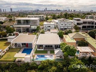For sale 4 bedrooms house in Bang Lamung, Chonburi