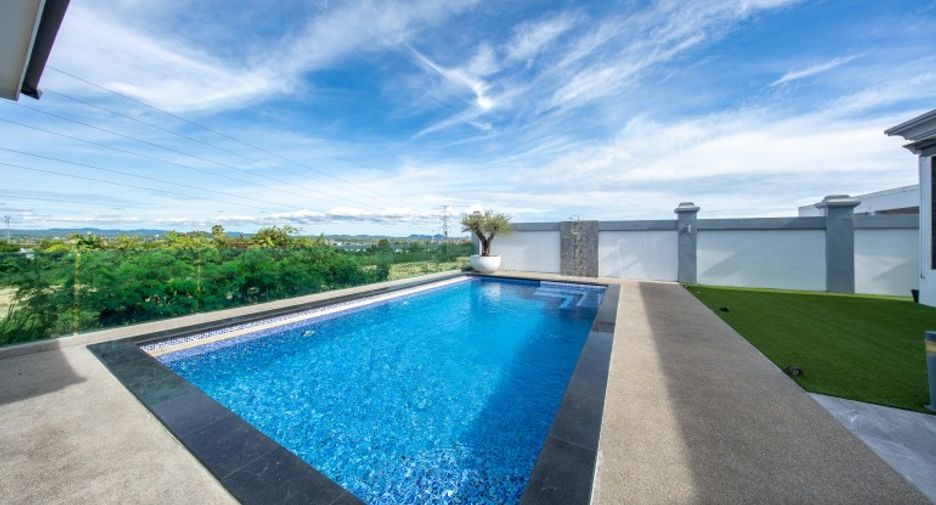 For sale 4 bedrooms house in Bang Lamung, Chonburi