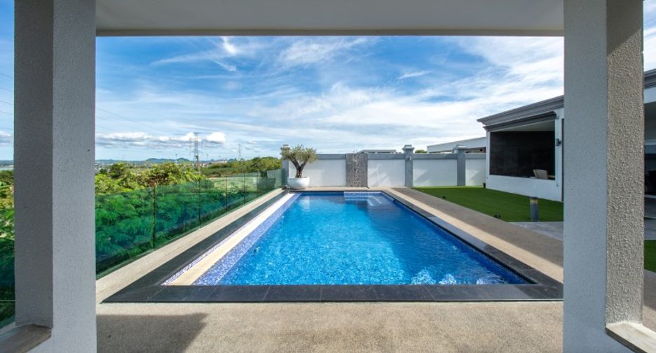 For sale 4 bedrooms house in Bang Lamung, Chonburi