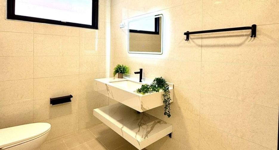 For sale 3 bedrooms house in Si Racha, Chonburi