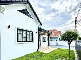 For sale 3 bedrooms house in Si Racha, Chonburi