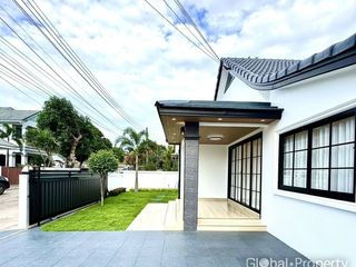 For sale 3 bedrooms house in Si Racha, Chonburi