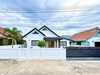 For sale 3 bedrooms house in Si Racha, Chonburi
