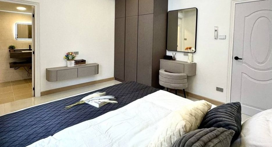 For sale 3 bedrooms house in Si Racha, Chonburi
