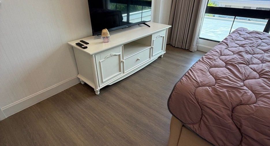 Haus zur Miete und zum Kauf mit 4 Zimmer in Saphan Sung, Bangkok