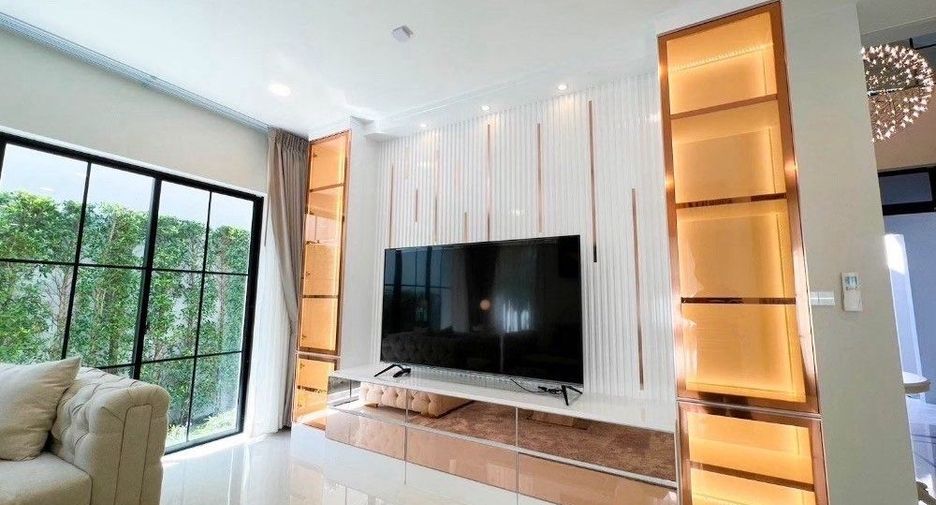 Haus zur Miete und zum Kauf mit 4 Zimmer in Saphan Sung, Bangkok