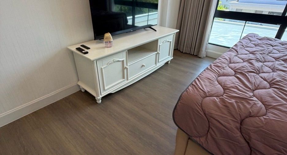 Haus zur Miete und zum Kauf mit 4 Zimmer in Saphan Sung, Bangkok