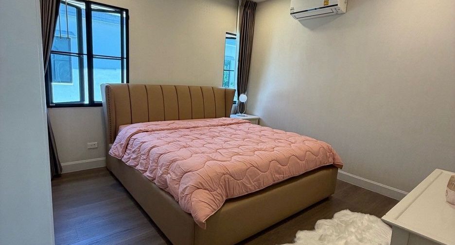 Haus zur Miete und zum Kauf mit 4 Zimmer in Saphan Sung, Bangkok