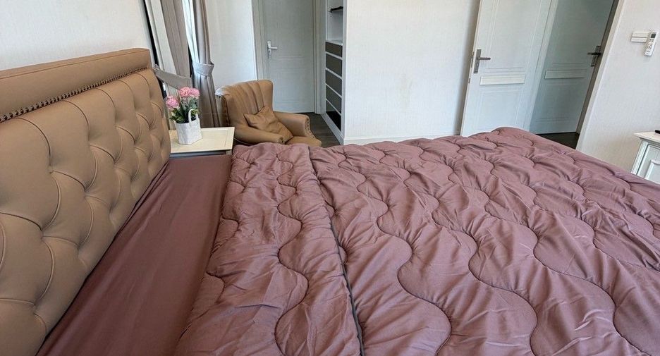 Haus zur Miete und zum Kauf mit 4 Zimmer in Saphan Sung, Bangkok