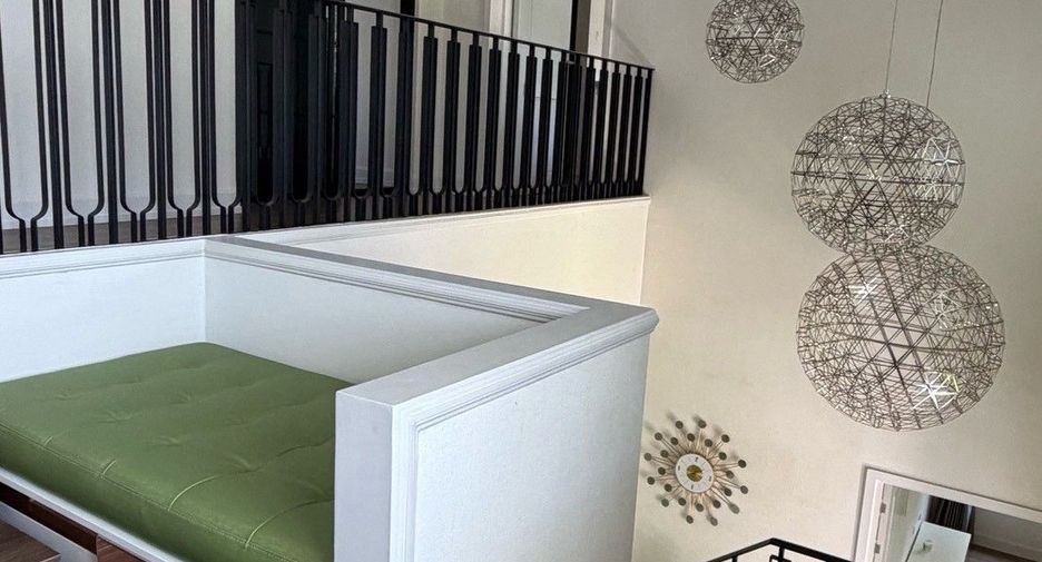 Haus zur Miete und zum Kauf mit 4 Zimmer in Saphan Sung, Bangkok