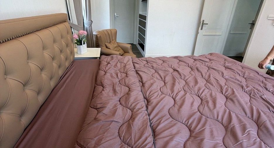 Haus zur Miete und zum Kauf mit 4 Zimmer in Saphan Sung, Bangkok