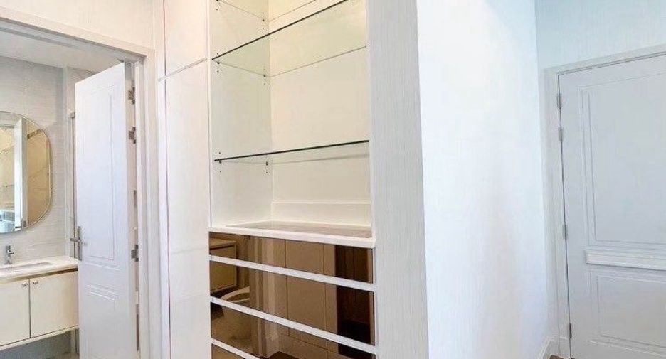 Haus zur Miete und zum Kauf mit 4 Zimmer in Saphan Sung, Bangkok